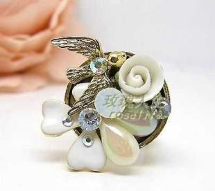 0法國JULIE正品戒指白薔薇幸運草_禮品、工藝品、飾品_世界工廠網(wǎng)中國產(chǎn)品信息庫